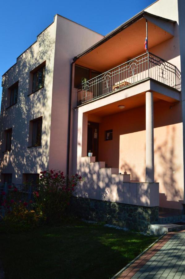 Ferienwohnung Bomba Ubytko Snina Exterior foto